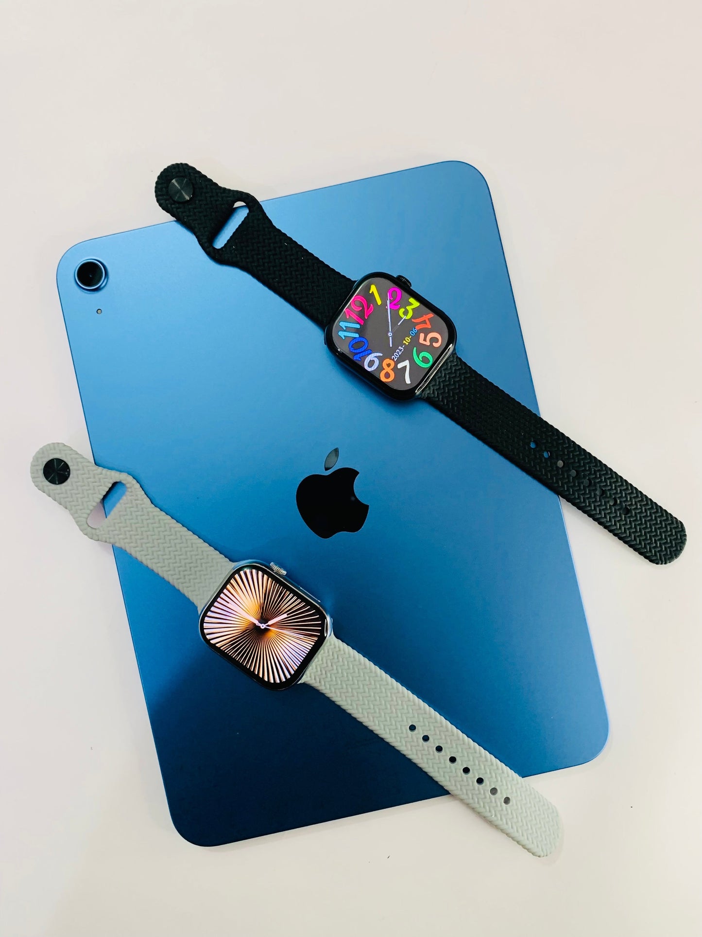 Apple series 10 watch With 2 strep and watch wireless charger with (1 year warranty)